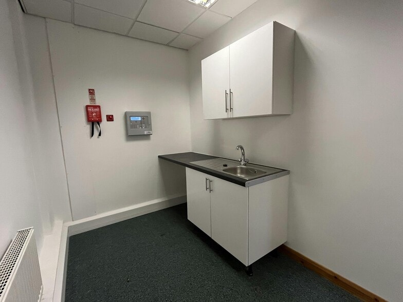 Trinity Way, Banbury for lease - Interior Photo - Image 3 of 72