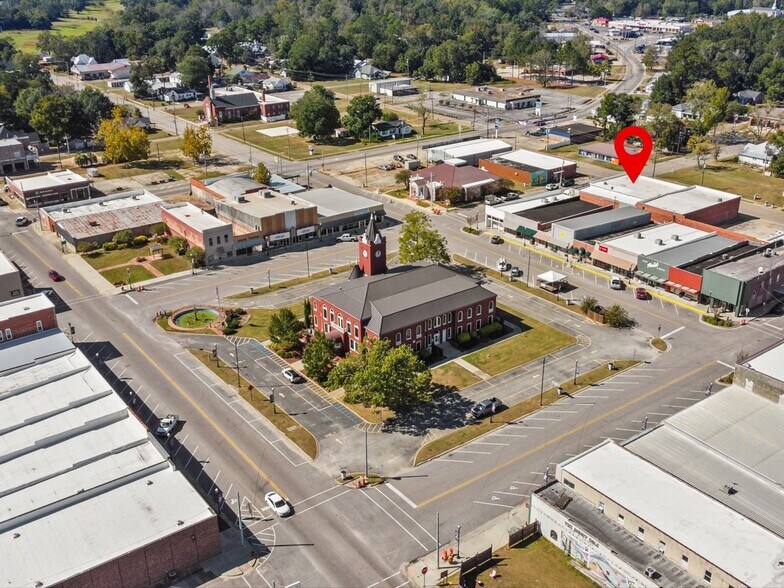 342 Court Ave, Elba, AL à vendre - Photo du bâtiment - Image 3 de 42