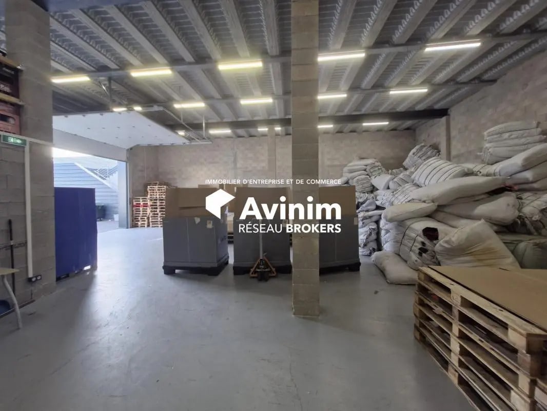 Industrial in Tremblay-en-France for lease Interior Photo- Image 1 of 3