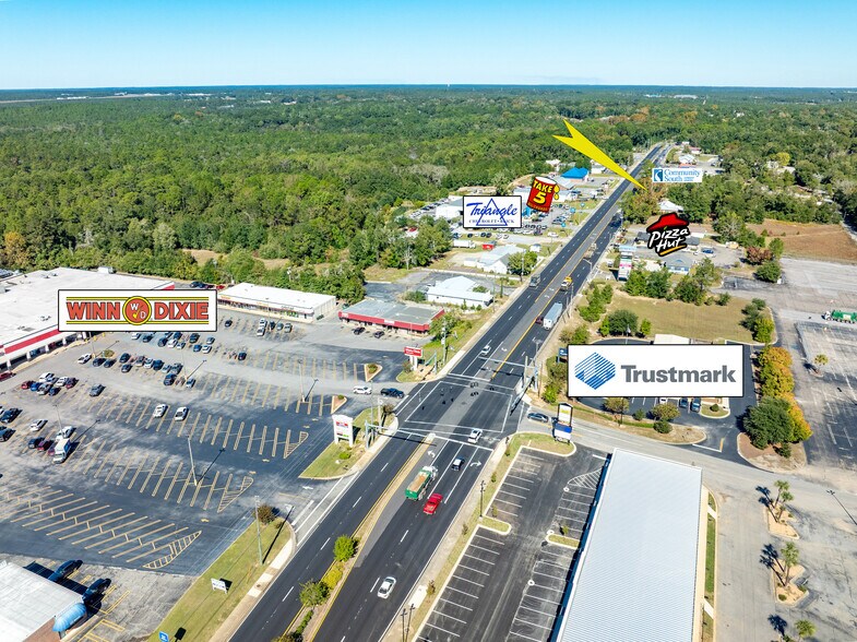 811 US-331, Defuniak Springs, FL à vendre - Photo du bâtiment - Image 2 de 8