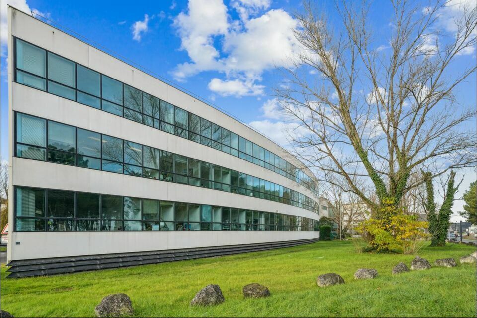 Office in Bruges for lease Building Photo- Image 1 of 12