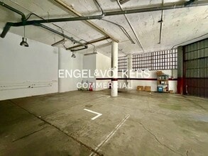 Commerce de détail dans L'Hospitalet de Llobregat, Barcelona à louer Photo intérieure- Image 1 de 6