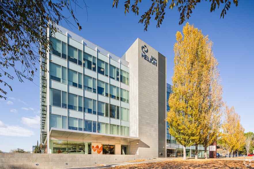 Office in Sant Cugat del Vallès, Barcelona for lease - Building Photo - Image 3 of 5