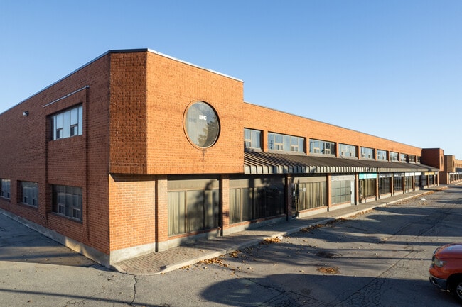 More details for 23 Mccleary Ct, Vaughan, ON - Retail for Sale