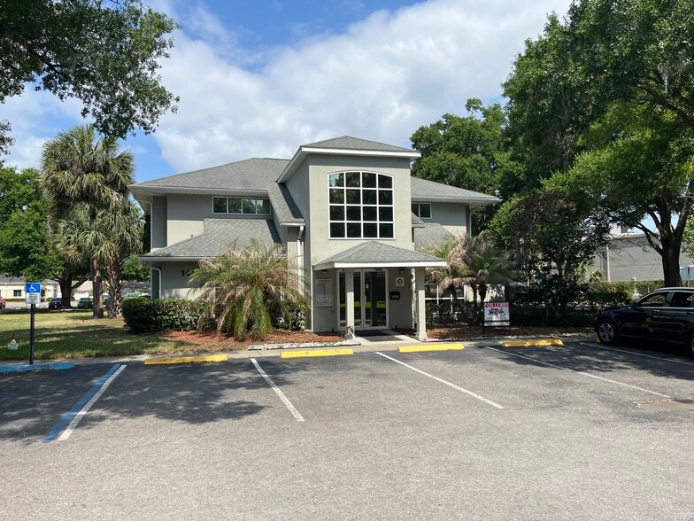 141 Waterman Ave, Mount Dora, FL à louer - Photo principale - Image 1 de 9