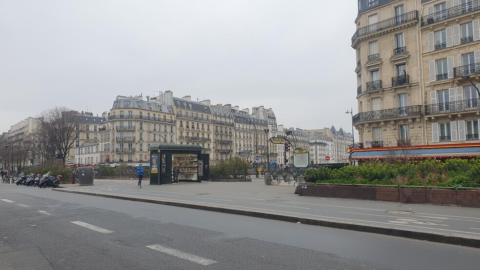 Retail in Paris for lease - Building Photo - Image 3 of 3