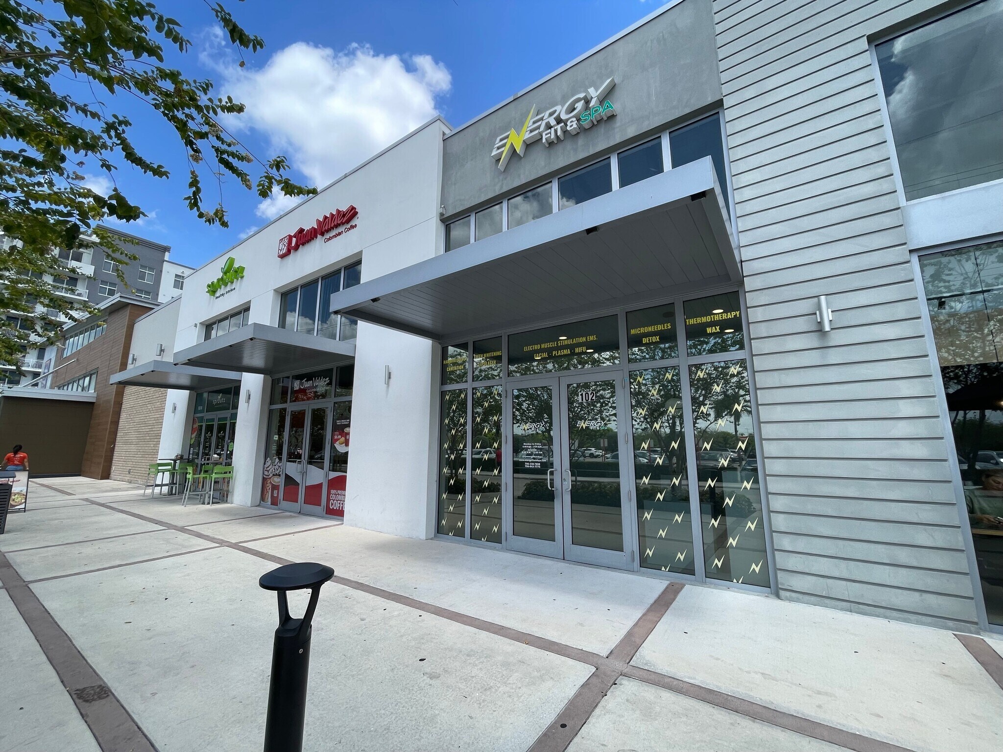 5875 NW 105th Ct, Doral, FL à louer Photo principale- Image 1 de 10