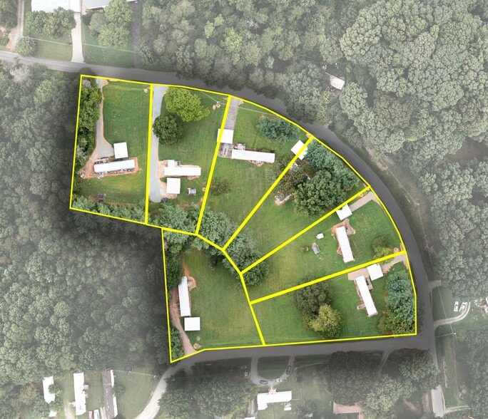 7 Lots and 7 Leased Mobile Homes portfolio of 7 properties for sale on LoopNet.ca - Building Photo - Image 3 of 37
