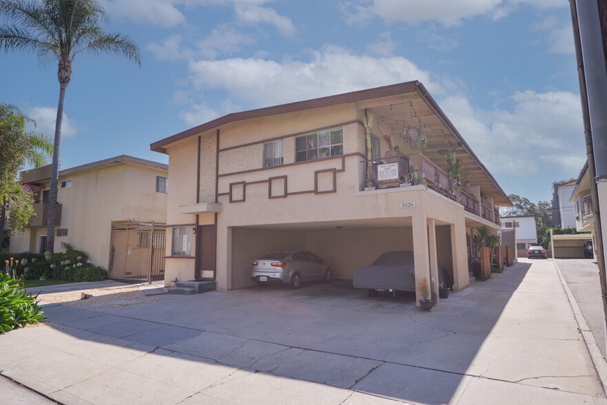 3326 S Canfield Ave, Los Angeles, CA à vendre - Photo du bâtiment - Image 3 de 20