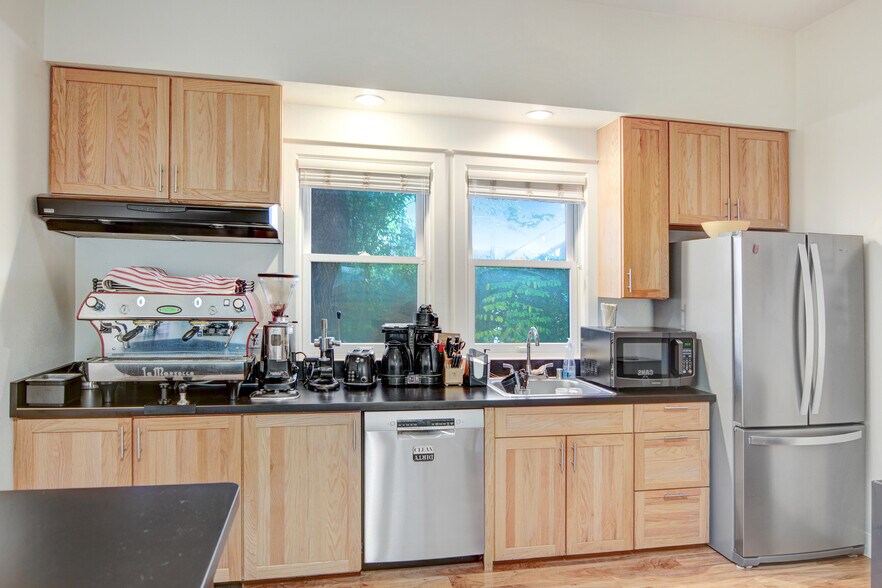 585 1st St W, Sonoma, CA for lease - Interior Photo - Image 3 of 5