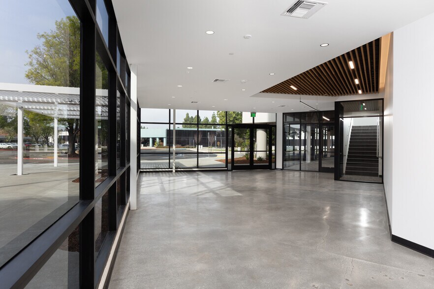 48664 Milmont Dr, Fremont, CA à louer - Photo intérieure - Image 2 de 7