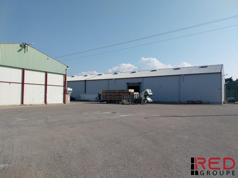 Industrial in Cavaillon for lease - Building Photo - Image 3 of 5