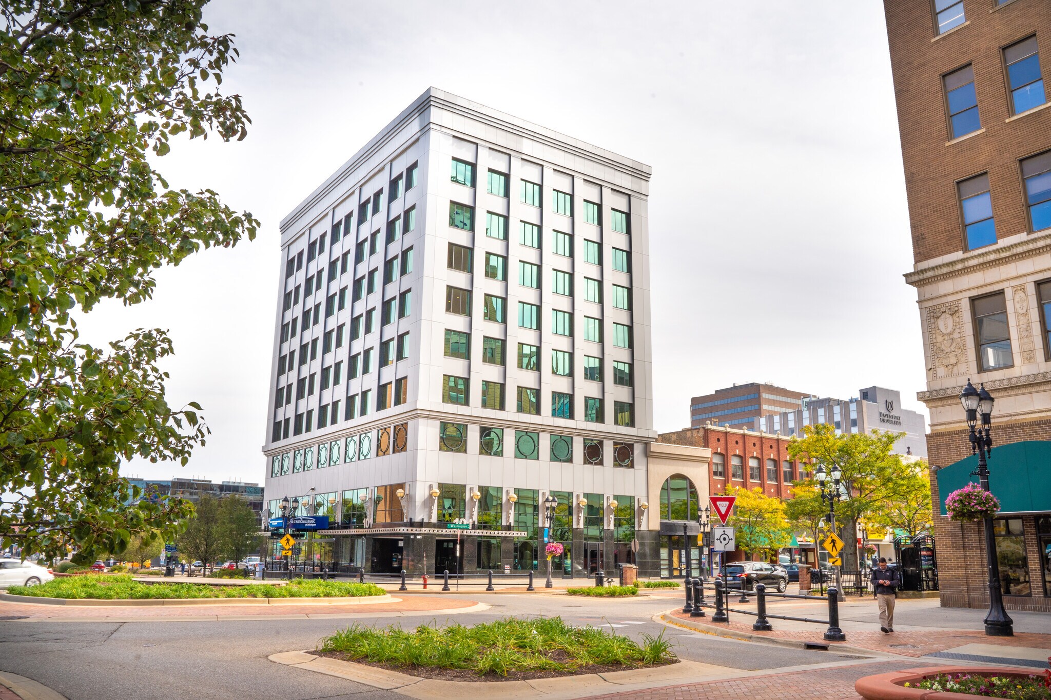 101 S Washington Sq, Lansing, MI à louer Photo principale- Image 1 de 2