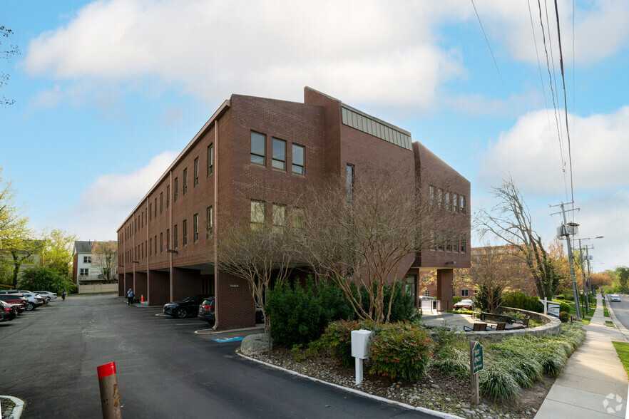 10505 Judicial Dr, Fairfax, VA for lease - Building Photo - Image 2 of 17