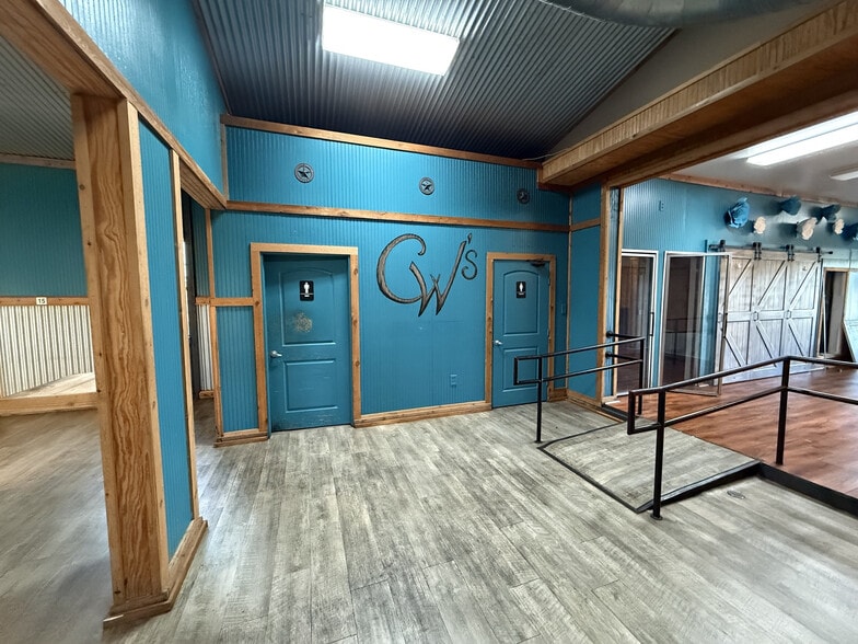 2005 W FM 917, Joshua, TX for lease - Interior Photo - Image 3 of 5