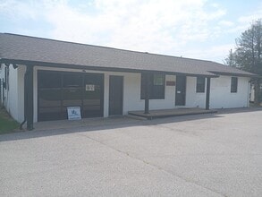 1008 Troy Ofallon Rd, Troy, IL à louer Photo intérieure- Image 1 de 15