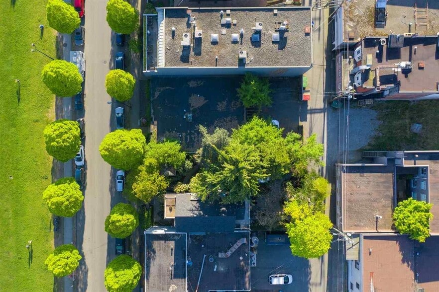 138-150 W 8th Av, Vancouver, BC à vendre - Photo du bâtiment - Image 2 de 4