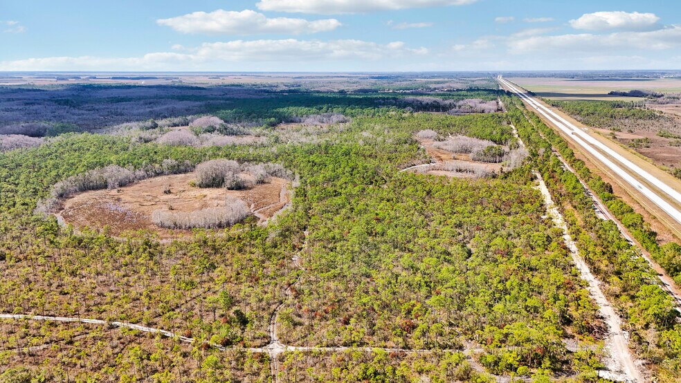 11500 SW Warfield Blvd, Indiantown, FL à vendre - Photo du bâtiment - Image 3 de 27