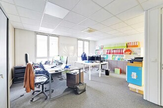 3 Rue Charcot, Neuilly-sur-Seine for lease Interior Photo- Image 2 of 9