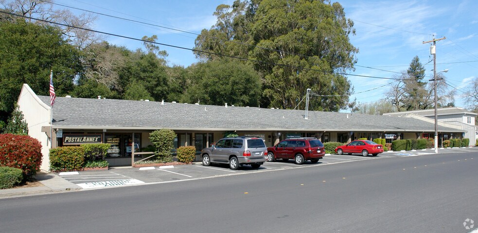 1585-1623 Terrace Way, Santa Rosa, CA à louer - Photo du bâtiment - Image 3 de 5