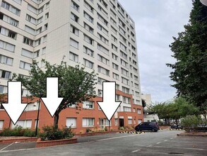 Boulevard Gallieni, Issy-les-Moulineaux for lease Building Photo- Image 1 of 4