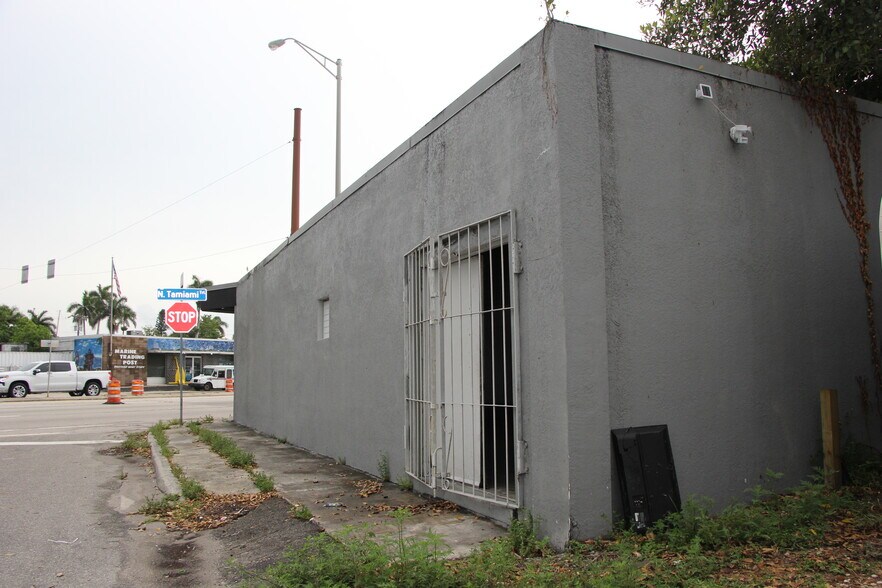 N Tamiami Trail, North Fort Myers, FL portefeuille de 2 propriétés à vendre sur LoopNet.ca - Photo du bâtiment - Image 3 de 72