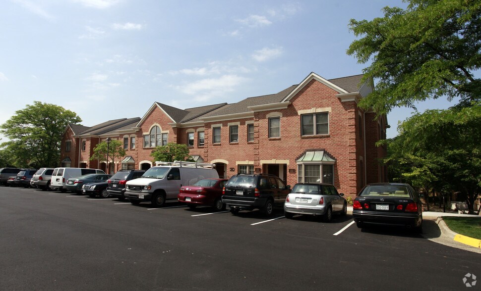 4216 Evergreen Ln, Annandale, VA à vendre - Photo du bâtiment - Image 1 de 7