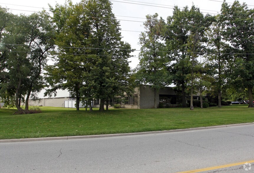 180 Market Dr, Milton, ON à vendre - Photo principale - Image 1 de 1