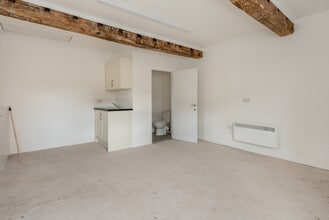 Brasseys Contract Rd, Malpas à louer Photo du bâtiment- Image 1 de 1