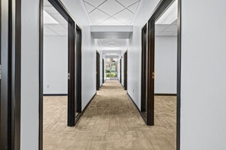 20101 E Jackson Dr, Independence, MO for lease Interior Photo- Image 1 of 28
