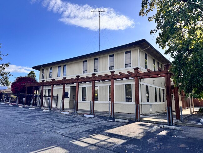 Plus de détails pour 920 Sunnyslope Rd, Hollister, CA - Bureau à vendre