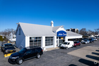 Plus de détails pour 460 Taunton Ave, East Providence, RI - Vente au détail à vendre