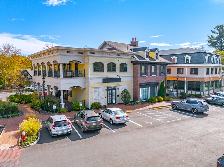 250-254 N Sycamore St, Newtown, PA à louer - Photo du bâtiment - Image 2 de 17