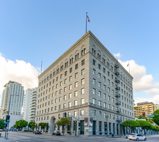 Plus de détails pour 605 W Olympic Blvd, Los Angeles, CA - Bureau à louer