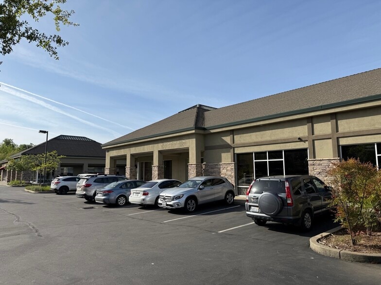 4330 Golden Center Dr, Placerville, CA à louer - Photo du bâtiment - Image 3 de 4