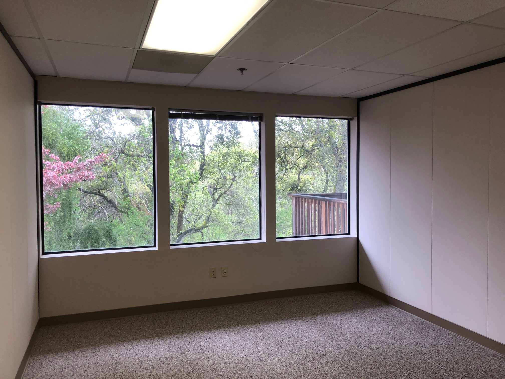 130-136 Wikiup Dr, Santa Rosa, CA for lease Interior Photo- Image 1 of 5