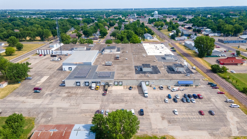 299 Johnson Ave, Waseca, MN for lease - Building Photo - Image 3 of 12