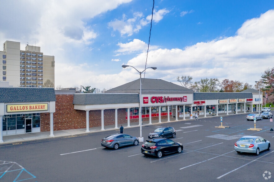 600 Kings Hwy N, Cherry Hill, NJ à louer - Photo du bâtiment - Image 2 de 3