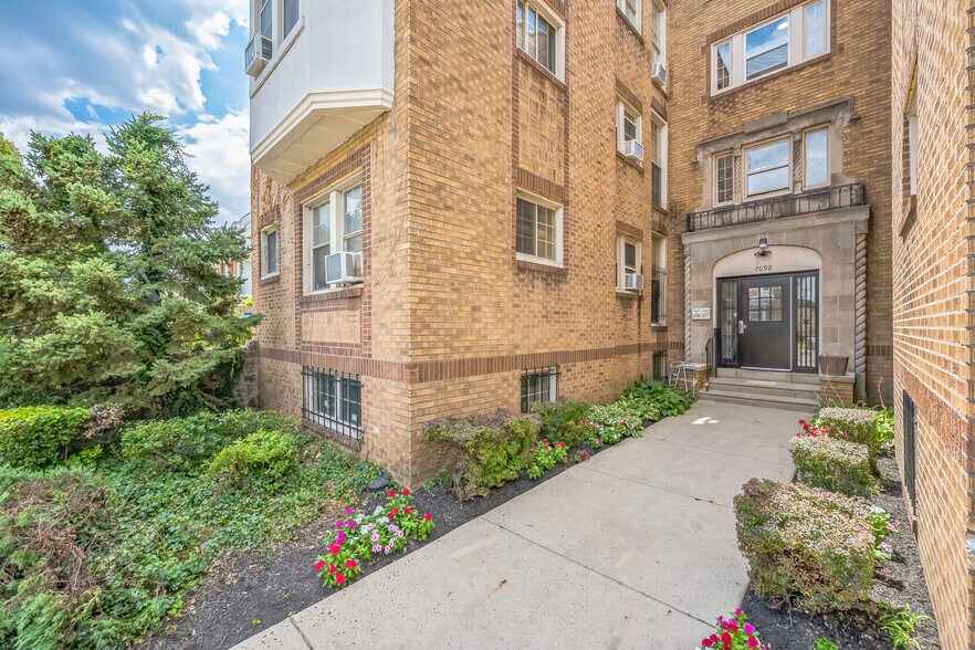 7092 Forrest Ave, Philadelphia, PA à vendre - Photo du bâtiment - Image 3 de 15