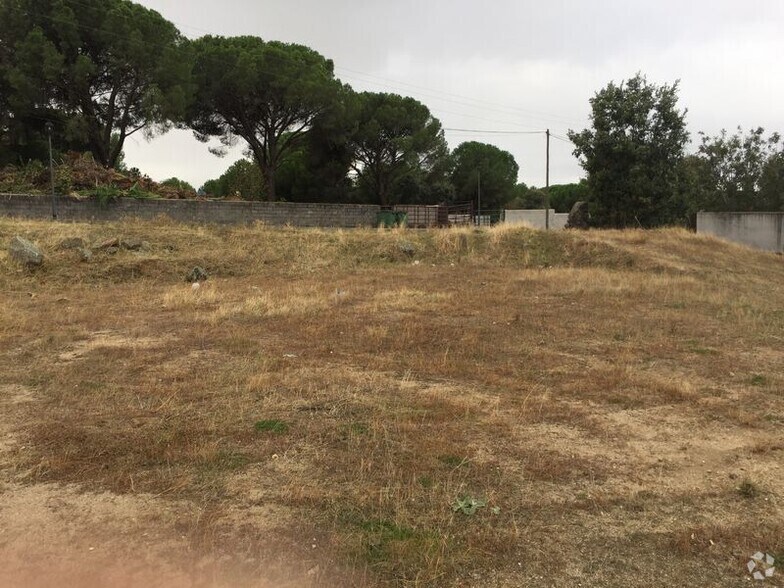 Terrain dans La Adrada, Ávila à vendre - Photo du bâtiment - Image 2 de 5