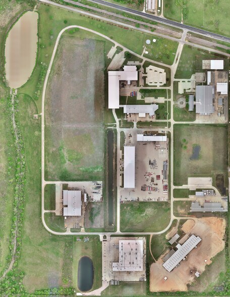 G H Cir, Waller, TX à louer - Photo du bâtiment - Image 2 de 3