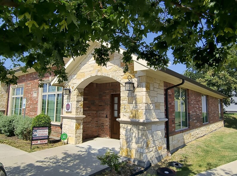 8668 John Hickman Pky, Frisco, TX for lease - Building Photo - Image 2 of 5