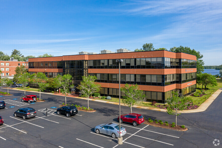 1 Lakeshore Ctr, Bridgewater, MA à louer - Photo du bâtiment - Image 2 de 16