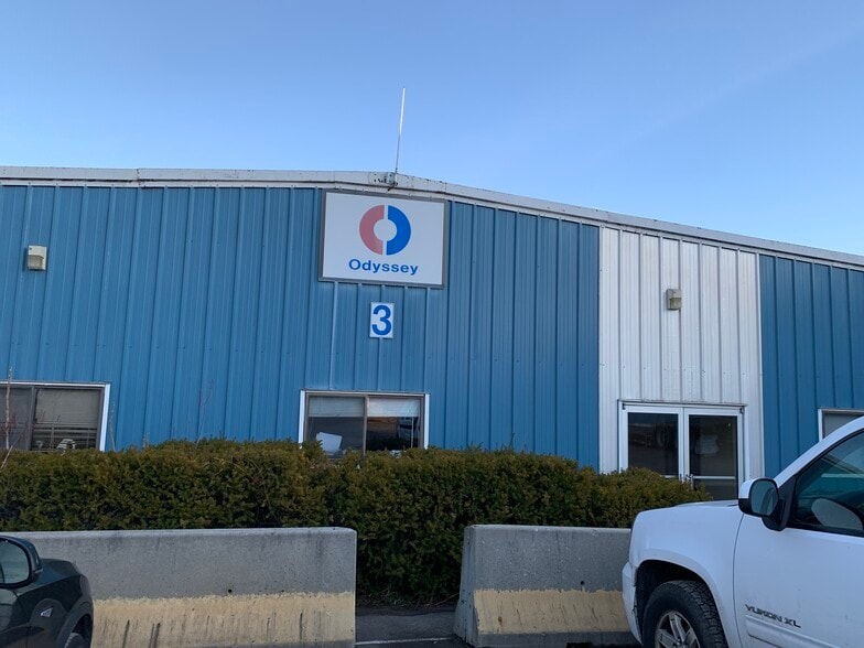 2435 W Pike St, Houston, PA for sale - Primary Photo - Image 1 of 17