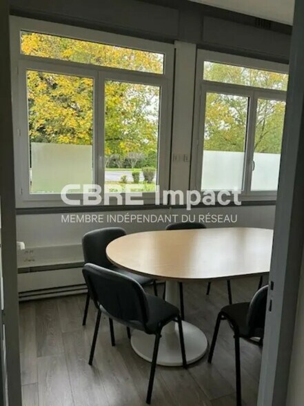 Bureau dans Dijon à louer - Photo du bâtiment - Image 3 de 6