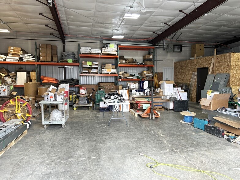 6909 Seybold Rd, Madison, WI for lease - Interior Photo - Image 3 of 9