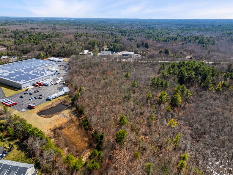 55 Eastman St, Easton, MA à vendre - Photo du bâtiment - Image 3 de 11