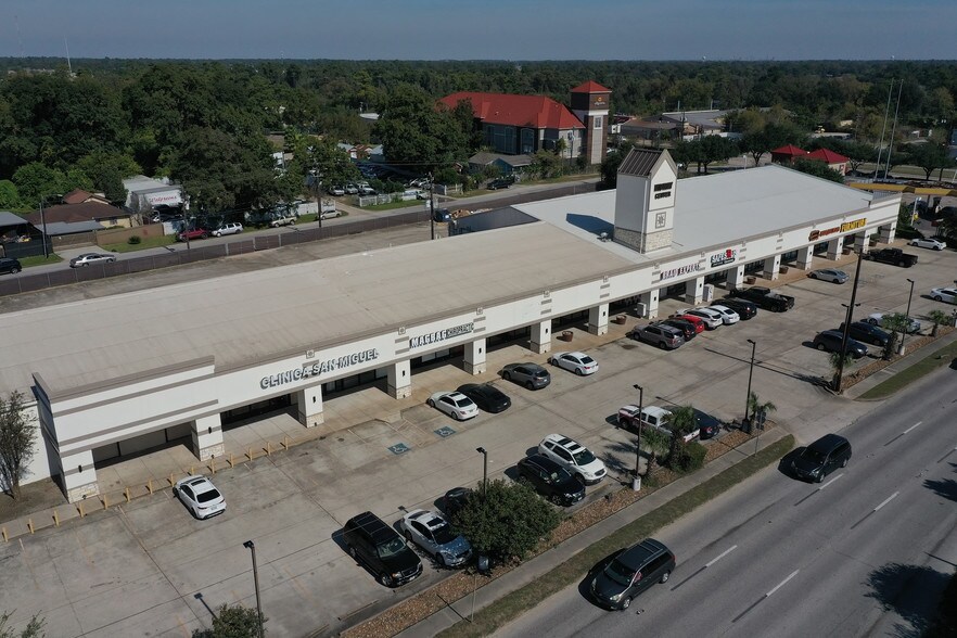 12741-12761 East Fwy, Houston, TX for lease - Building Photo - Image 1 of 4