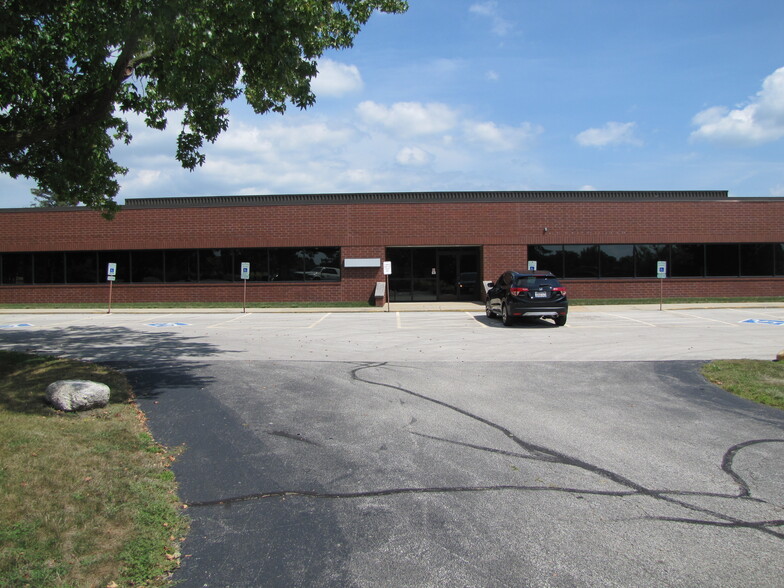 2110 Fox Dr, Champaign, IL for lease - Building Photo - Image 2 of 32