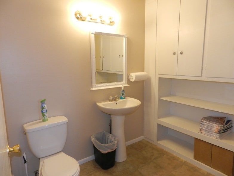 1020 S Townsend Ave, Montrose, CO for sale - Interior Photo - Image 2 of 51